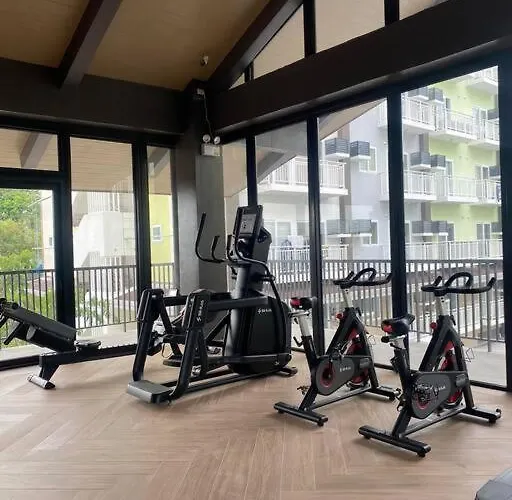 212b Amani Grand Residences Near Mactan Airport With Pool, Gym, Wifi, Netflix