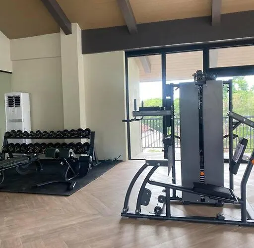 212b Amani Grand Residences Near Mactan Airport With Pool, Gym, Wifi, Netflix * マクタン